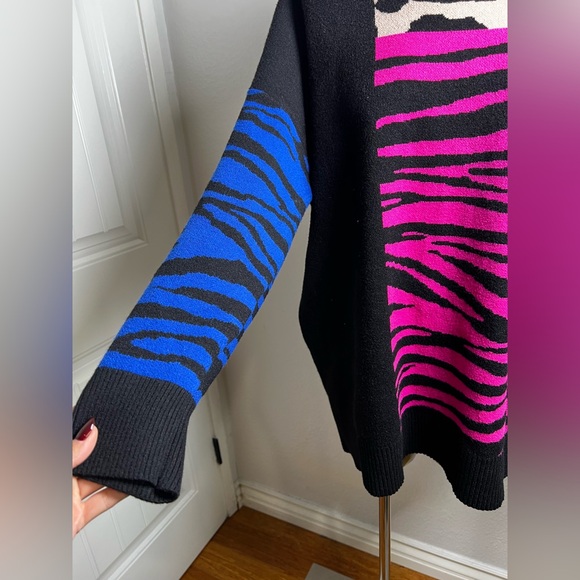 Torrid Multi Mixed Animal
Print Pullover Sweater Plus Size 2 - Picture 2 of 5